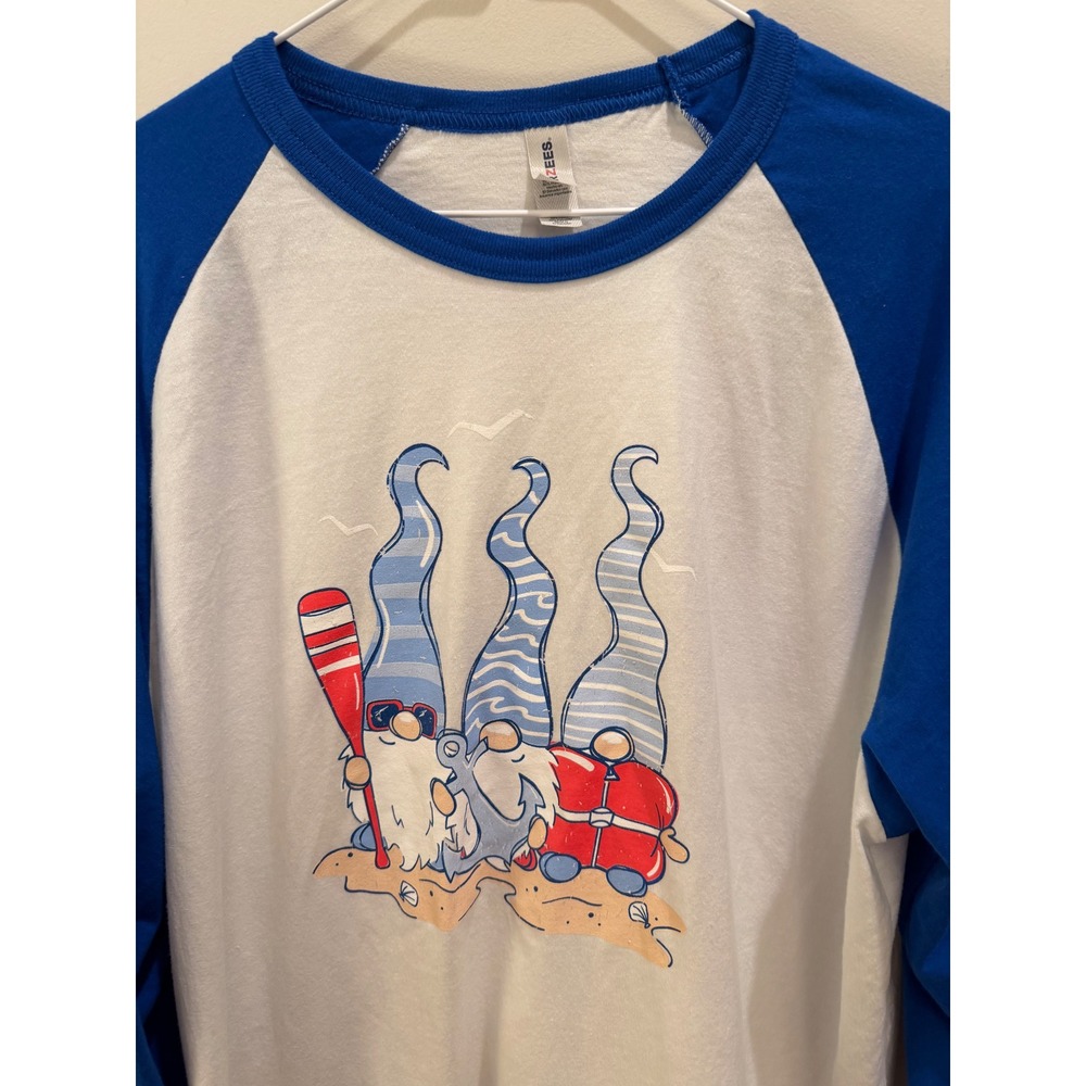 2XL JERZEES raglan t-shirt playful graphic of three GNOMES at the beach